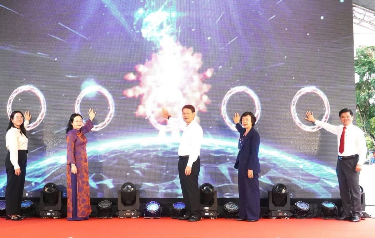 Ra mắt Không gian đổi mới sáng tạo và chuyển đổi số phường Ngũ Hành Sơn